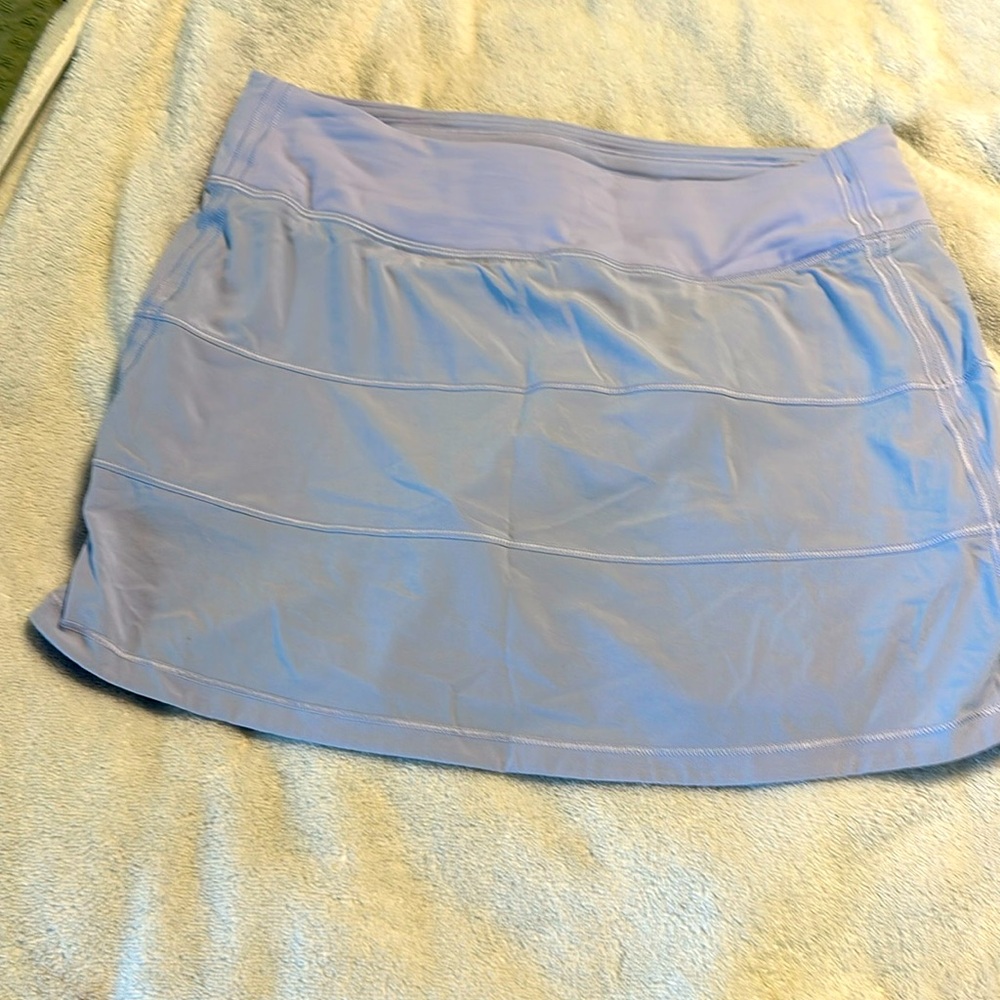 Lululemon skirt size 6.